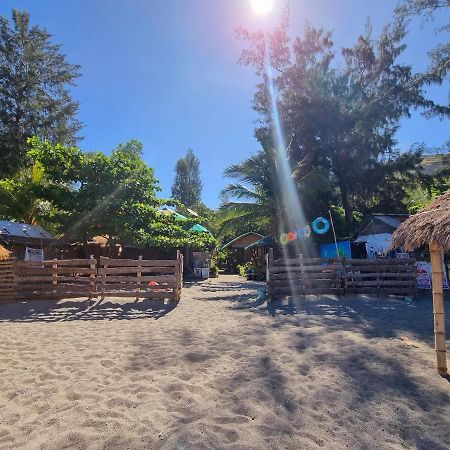 Prince Ludwig Beach Resort San Antonio  Buitenkant foto