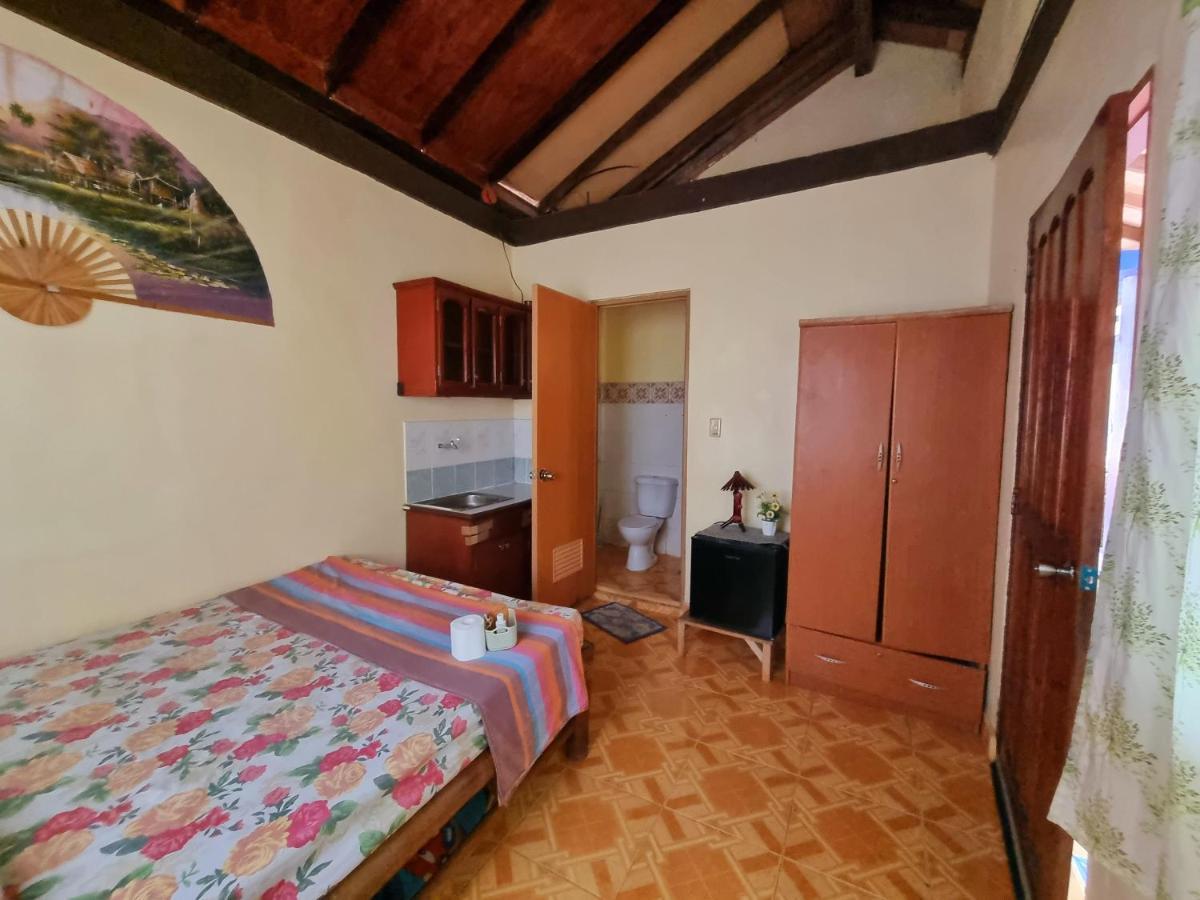 Prince Ludwig Beach Resort San Antonio  Buitenkant foto