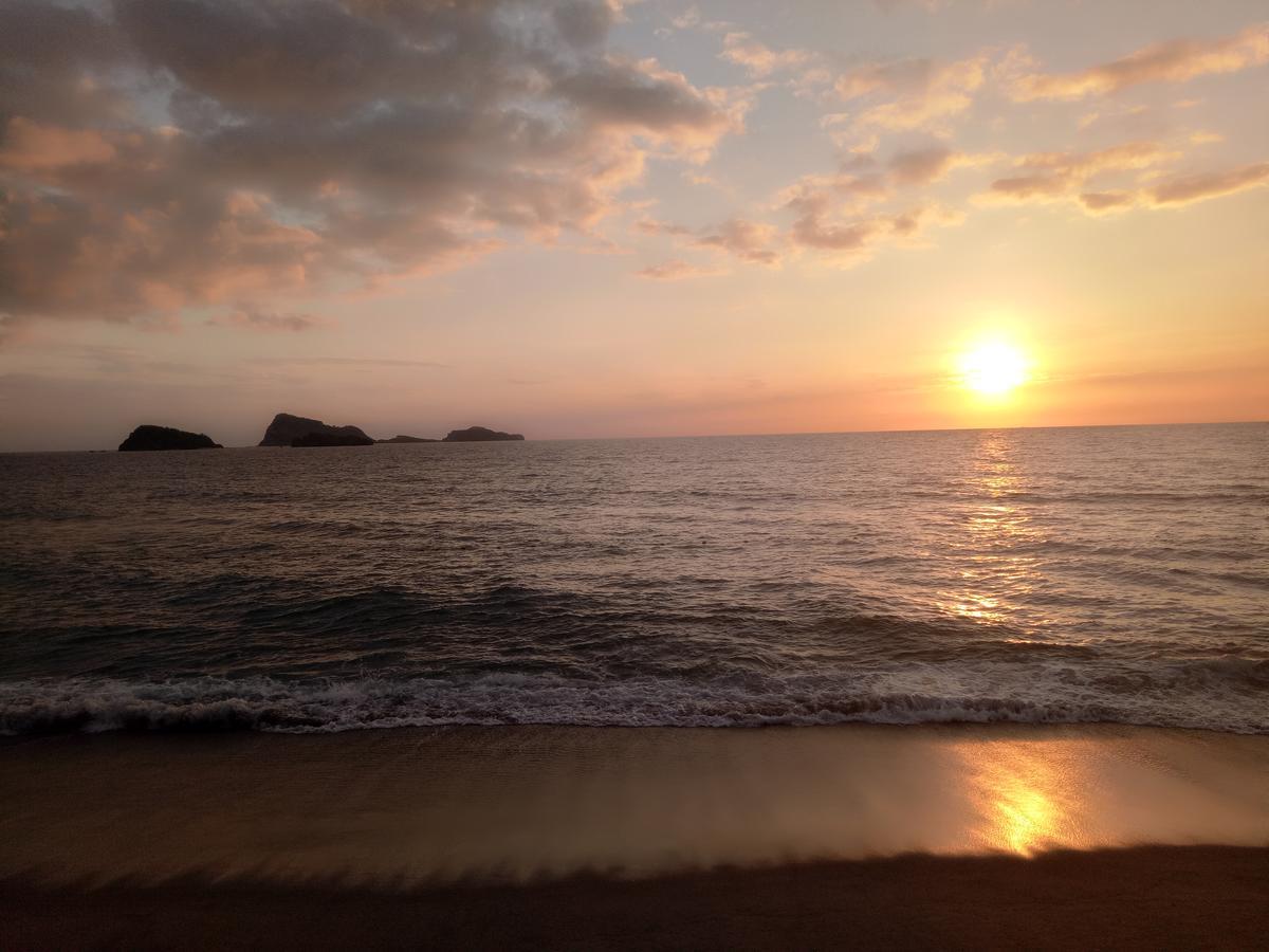 Prince Ludwig Beach Resort San Antonio  Buitenkant foto